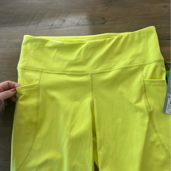 FWD Women’s Training 10” Bike Shorts - colour Limeade - size Medium - Picture 2 of 8